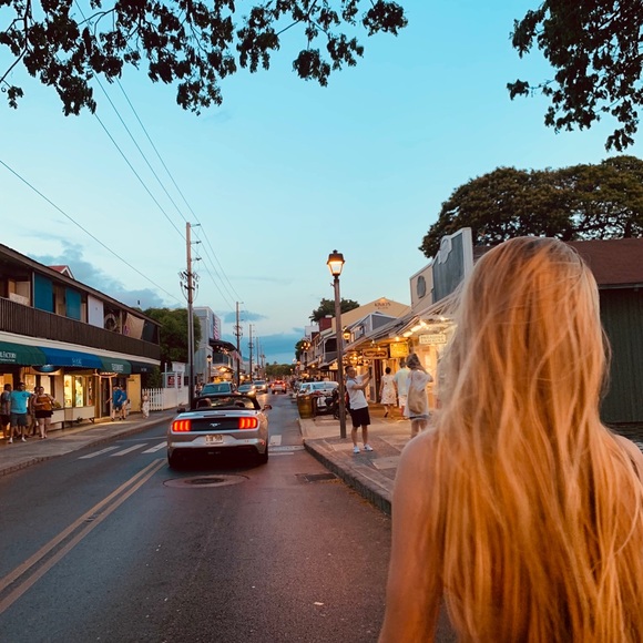 Meet your Posher, Lisa - Picture 1 of 1